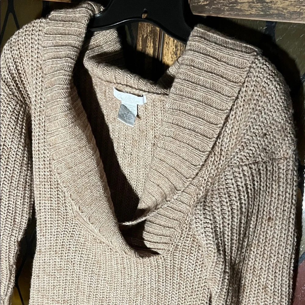 Cozy Charlotte Russe Tan and Cream Marled Women's Sweater - Picture 4 of 9